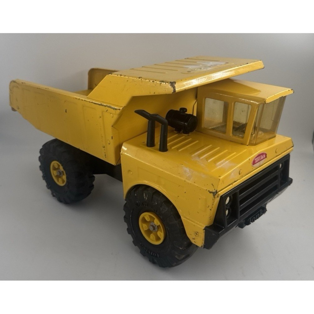 Mighty Tonka Dump Truck Model 3900 XMB-975 Stamped Steel Vintage 1970s Large
